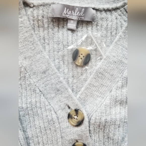 Women's Size Medium. Marled Grey Sweater. NWOT. Spare Button Included. - Picture 2 of 3